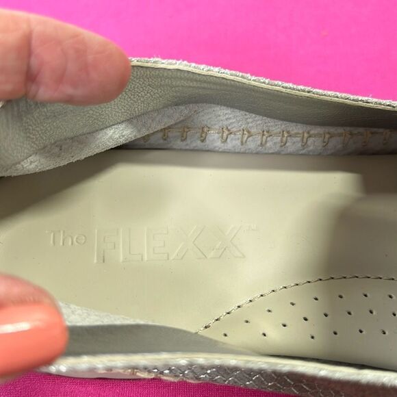 Shimmery Slip on The FLEXX Size 10 The Chappie - Picture 2 of 8